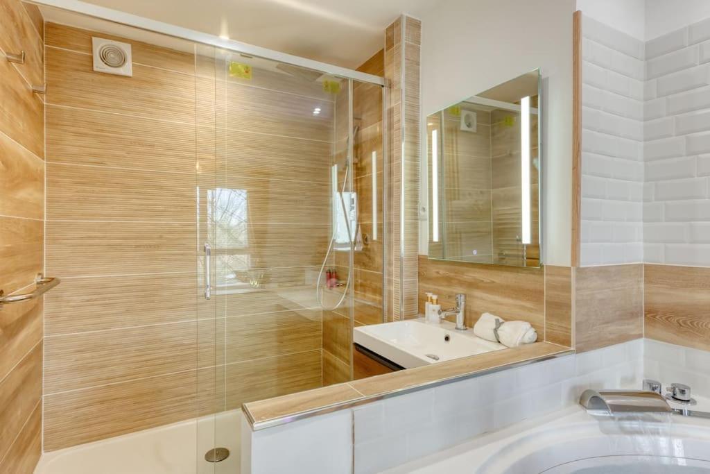 Suite Love Jacuzzi Montévrain Esterno foto